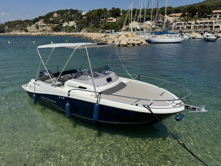 Noleggiare una Jeanneau Cap Camarat 6.5 WA a La Madrague