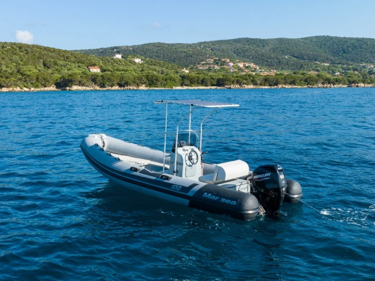 Gommone a noleggio a Porto Pollo al miglior prezzo
