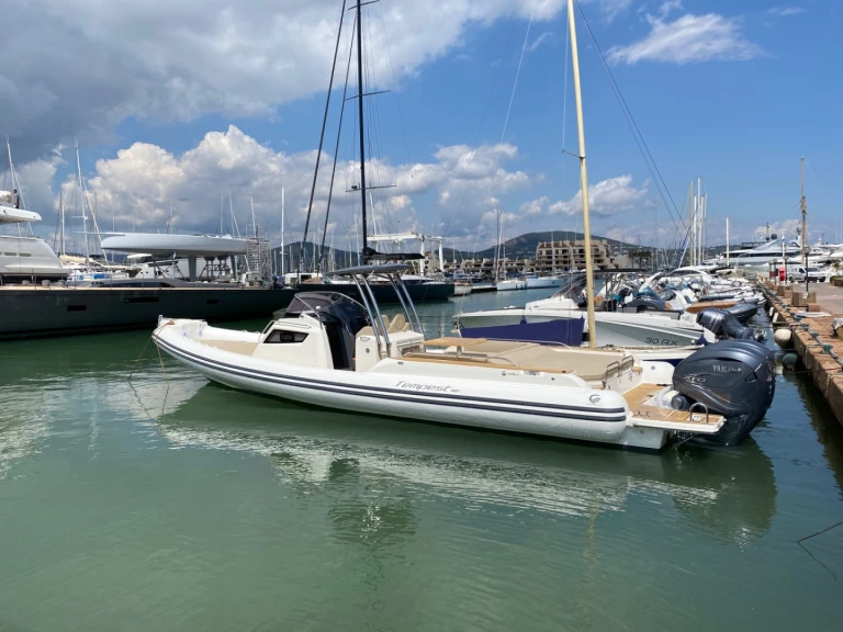 Noleggio Gommone Capelli con patente nautica