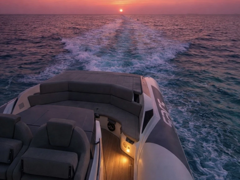 Noleggiare una Sacs-Marine Strider 11 a Porto Rotondo