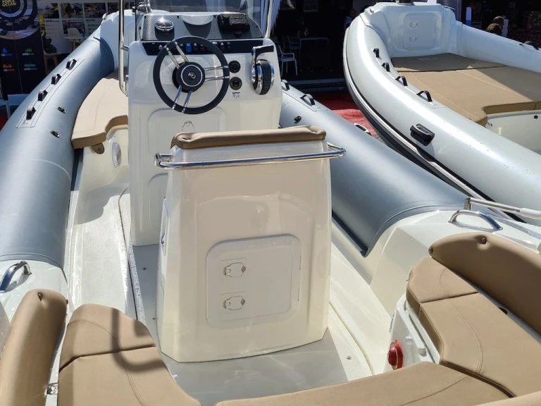 Noleggio a Sète – Nuova Jolly Prince 22 su SamBoat