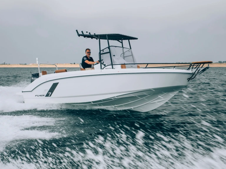 Barca a motore a noleggio a Sète al miglior prezzo