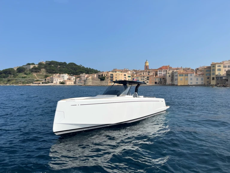 Noleggiare una Pardo Yachts Pardo 38 a Port Grimaud