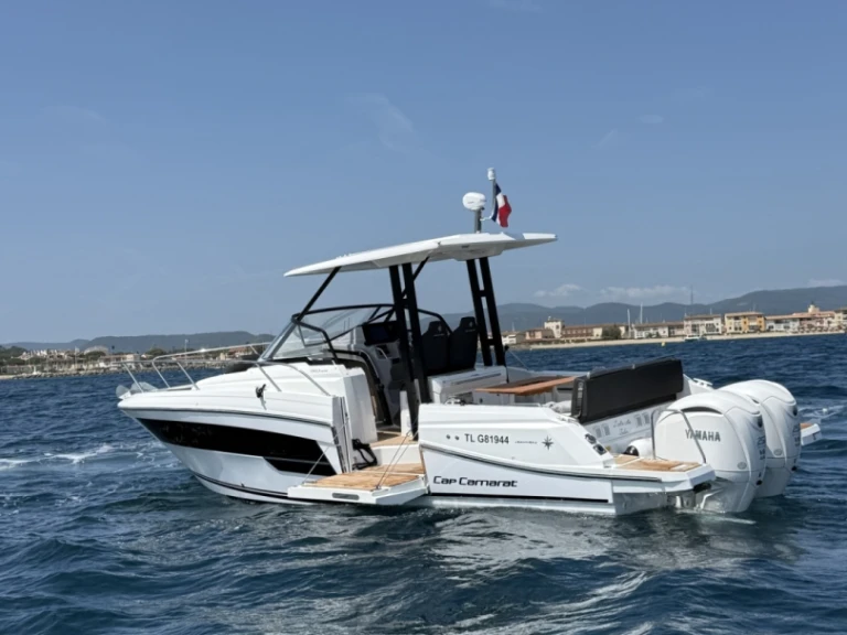 Noleggio a Port Grimaud – Jeanneau Cap Camarat 9.0 WA su SamBoat