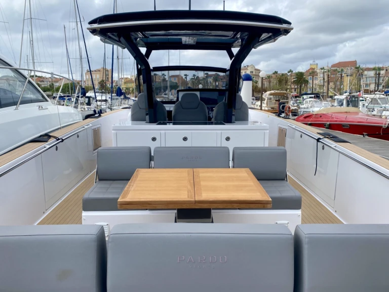 Pardo Yachts Pardo 38 da affittare a  Cogolin