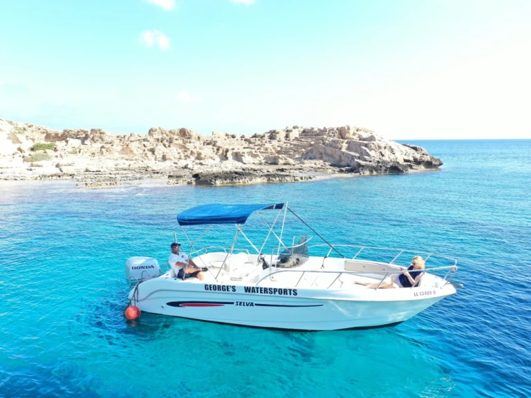 Noleggio Barca a motore con o senza skipper Selva a Latchi