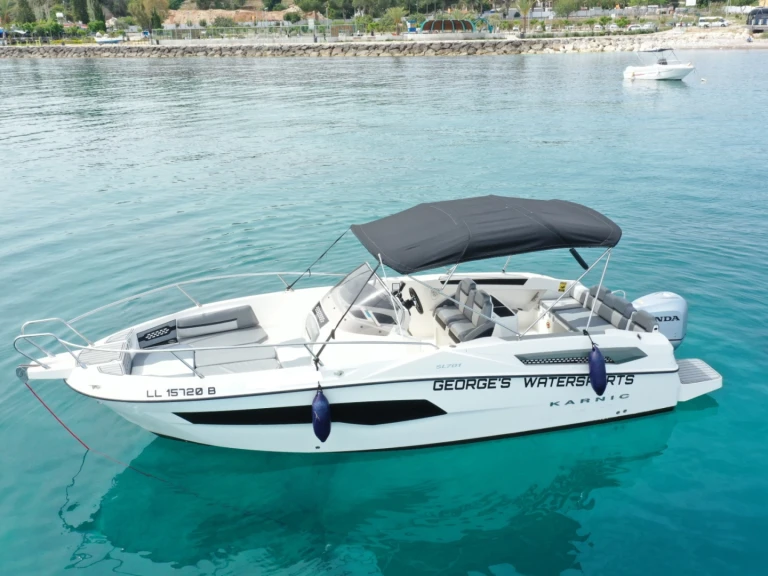 Noleggio a Latchi – Karnic KARNIC 701 SL su SamBoat
