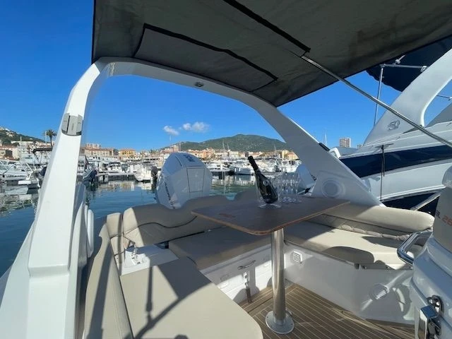 Gommone a noleggio a Porticcio al miglior prezzo