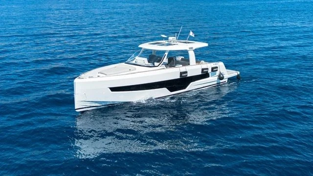 Noleggio Barca a motore con o senza skipper Fjord a Ajaccio