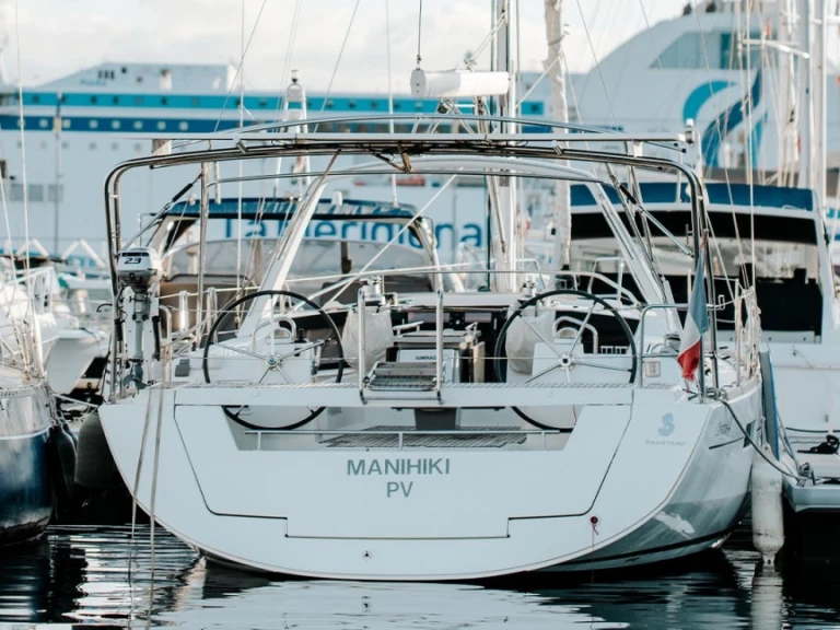 Noleggiare una Bénéteau Oceanis 41 a Ajaccio