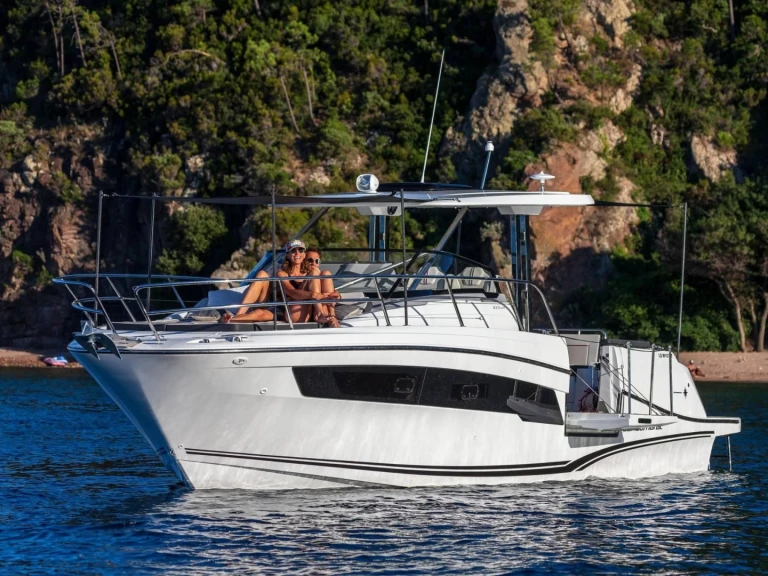 Noleggio barche Jeanneau Cap Camarat 10.5 WA série 2 a Ajaccio su Samboat