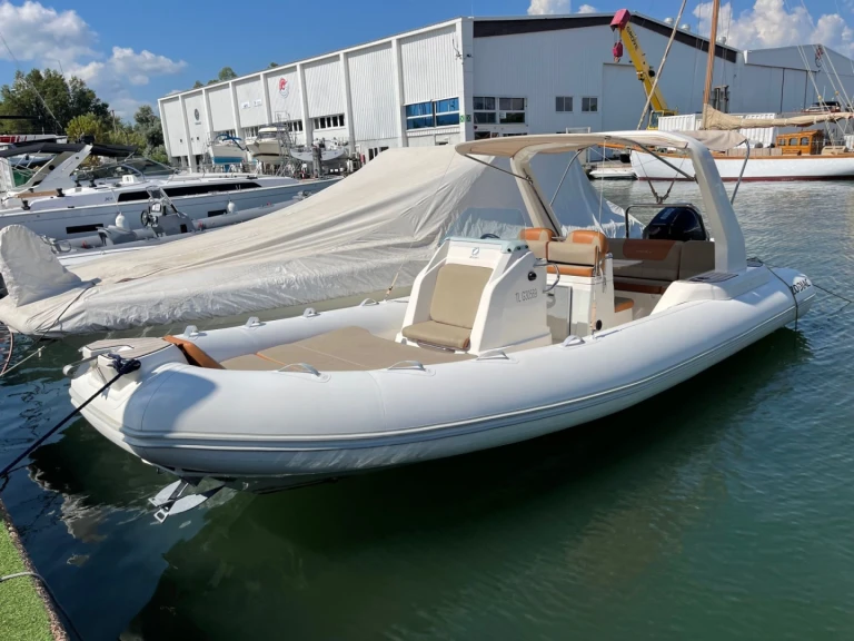 Noleggio Gommone a Cogolin – Zodiac ZODIAC MEDLINE 7.5