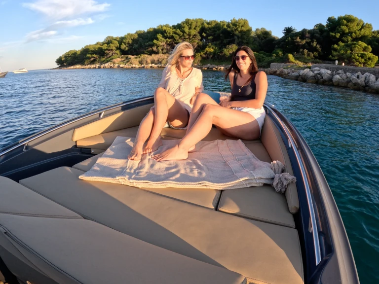 Noleggio a Cogolin – Zar ZAR 85 Sport Luxury su SamBoat