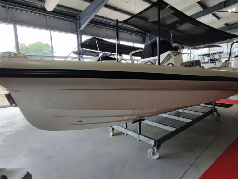 Gommone a noleggio a Ajaccio al miglior prezzo