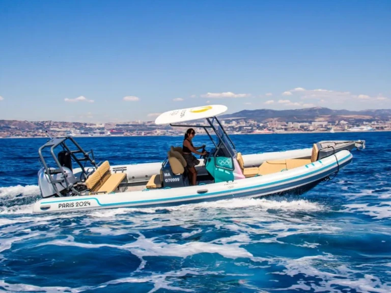 Noleggiare una Highfield 760 a Cogolin