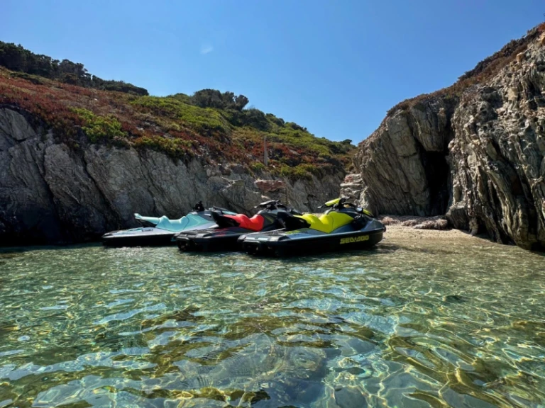 Noleggio barche Hyères economico JET SKI SEADOO