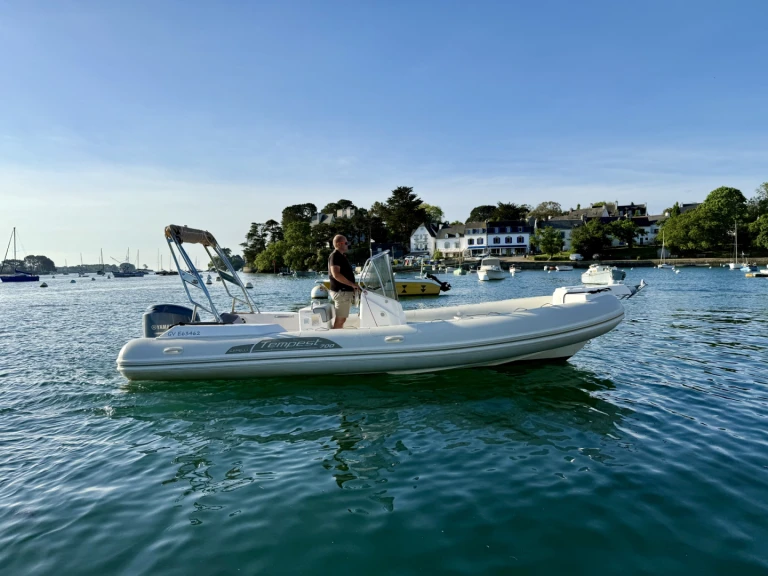 Noleggio Gommone Capelli con patente nautica