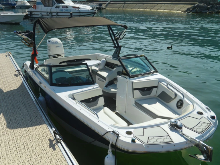 Noleggiare una Four Winns HD 200 OB a Aix-les-Bains