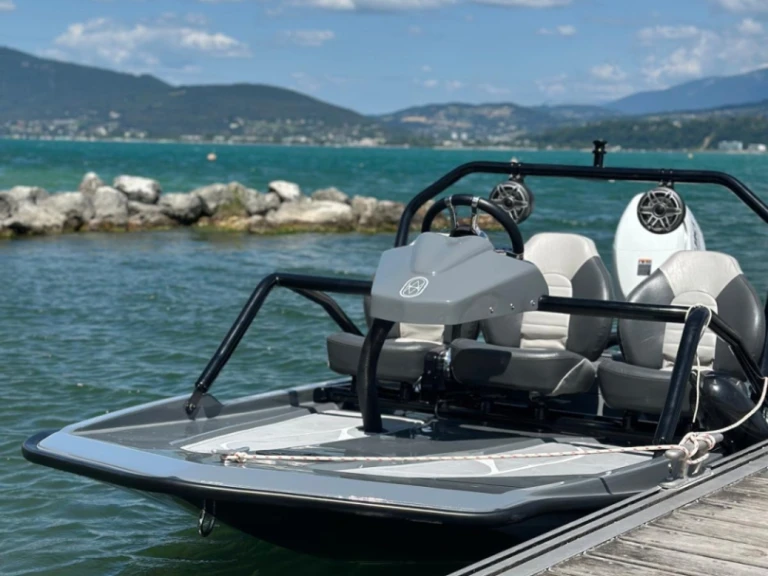 Noleggio Barca a motore a Aix-les-Bains – AWASH sport