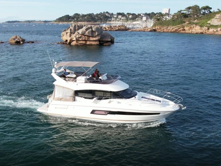 Jeanneau Prestige 460 da affittare a  Trébeurden