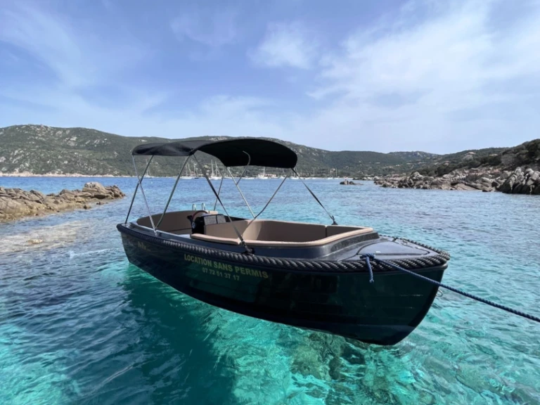 Noleggiare una Quicksilver Activ 605 Open a Campomoro