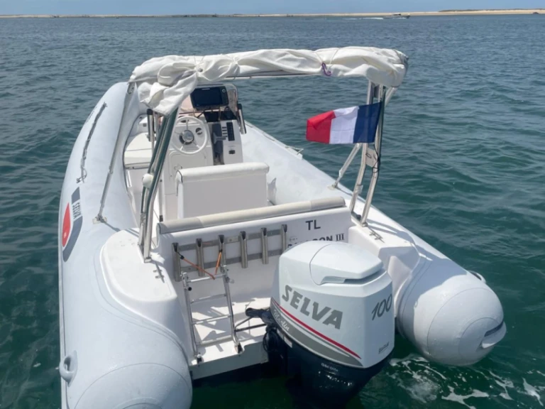 Noleggio Gommone Lomac con patente nautica