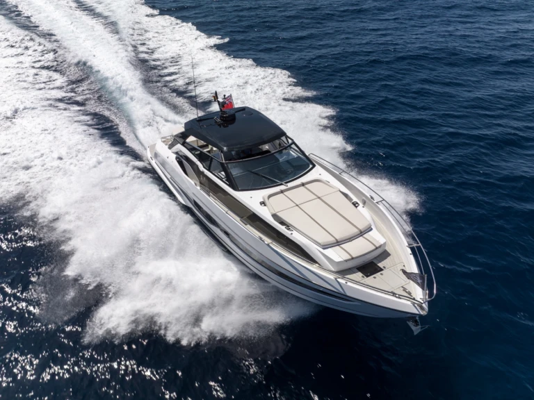 Noleggio Barca a motore con o senza skipper Sunseeker a Cogolin