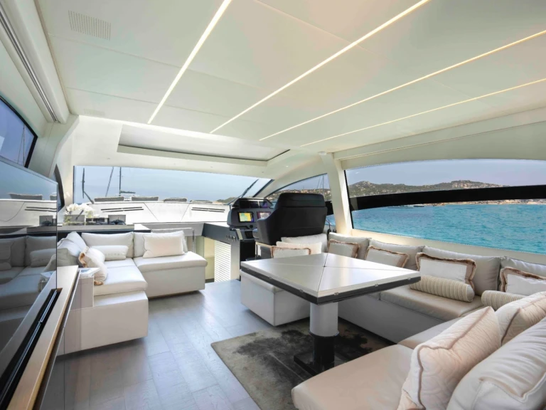 Noleggio barche Saint-Tropez economico PERSHING 70