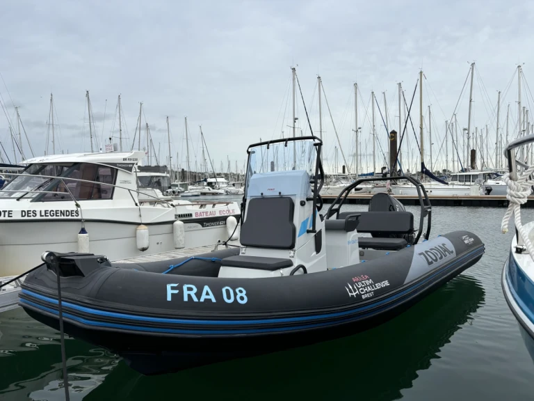 Gommone a noleggio a Brest al miglior prezzo