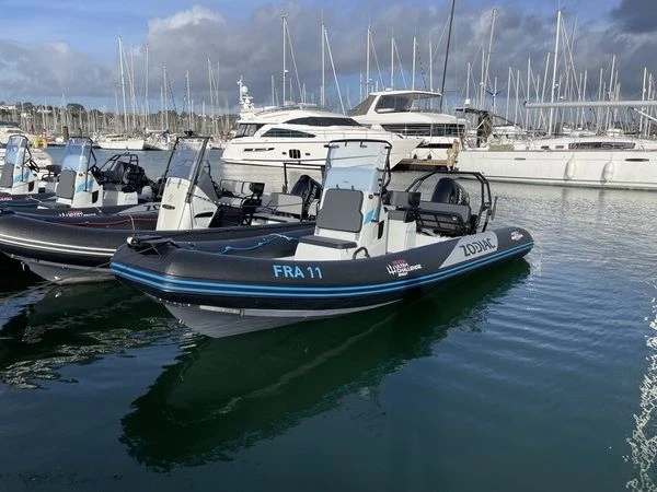 Noleggio a Brest – Zodiac Pro 7 su SamBoat