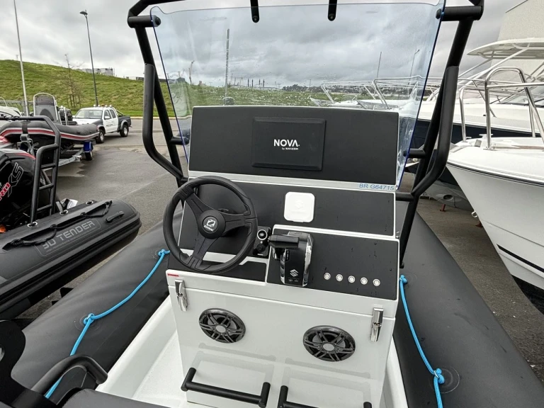 Noleggiare una Zodiac Pro 7 a Brest