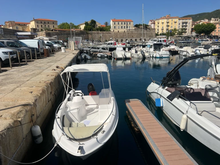 Noleggio Barca a motore a Ajaccio – B2 Marine CAP-FERRET 452 Open
