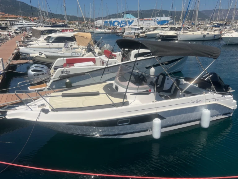 Noleggio Barca a motore con o senza skipper B2 Marine a Ajaccio
