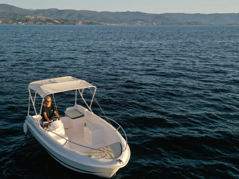 Noleggio Barca a motore a Ajaccio – B2 Marine CAP FERRET 472 SUNDECK