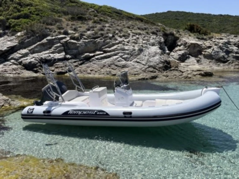 Noleggio Barca a motore a Le Lavandou – Capelli Tempest 630