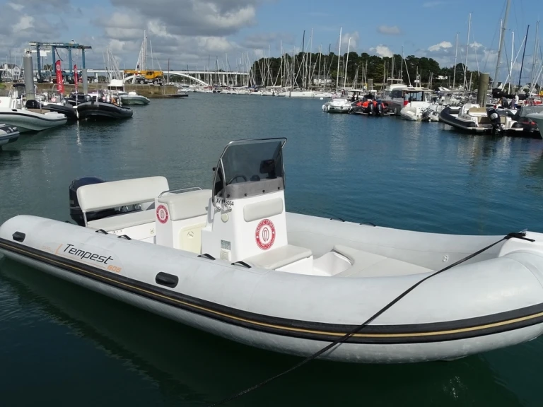 Noleggio barche La Trinité-sur-Mer economico Tempest 625 Easy