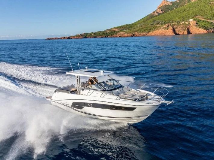 Noleggio Barca a motore con o senza skipper Jeanneau a La Trinité-sur-Mer