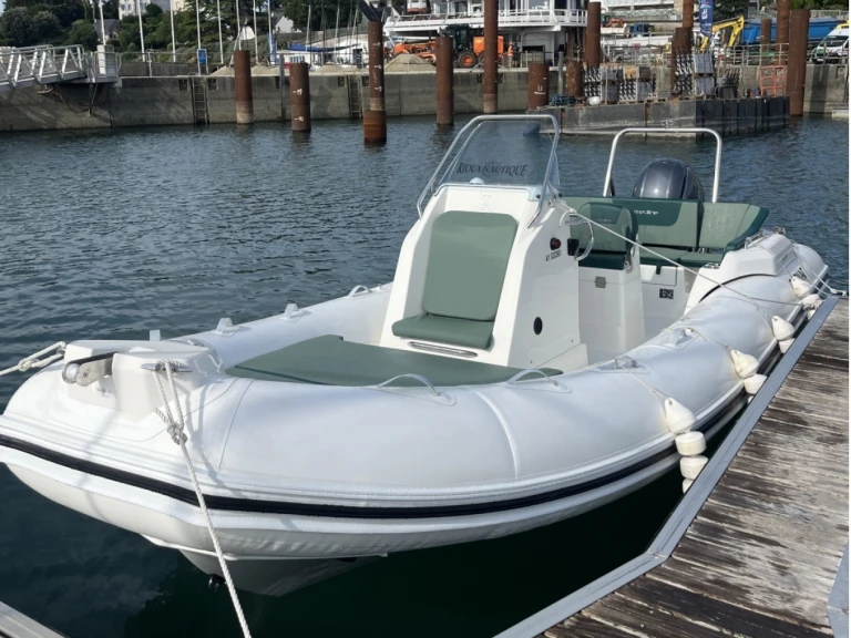 Noleggio barche La Trinité-sur-Mer economico Quicksilver 555 Activ Open