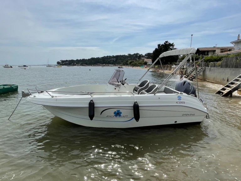 Noleggio Barca a motore Pacific Craft con patente nautica
