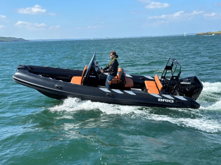 Noleggio barche Brest economico Navigator 700