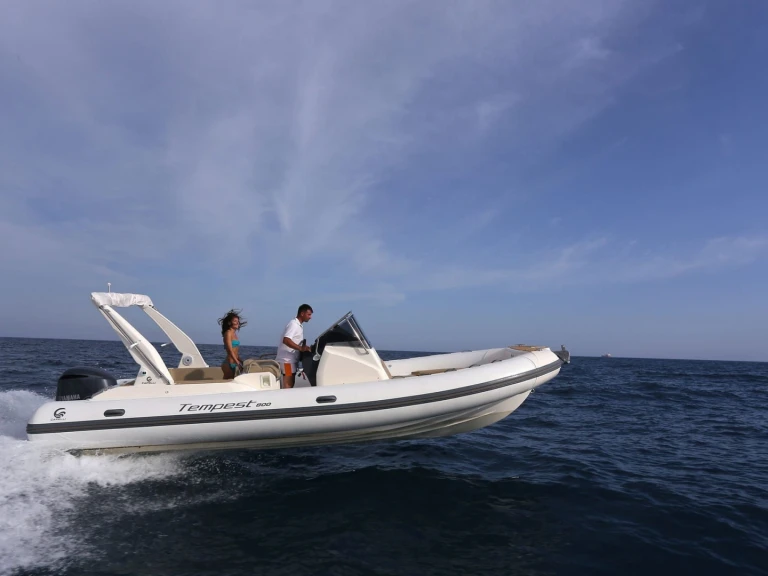 Noleggio Gommone a Port de Saint-Cyprien Méditerranée – Capelli Tempest 800 Sun