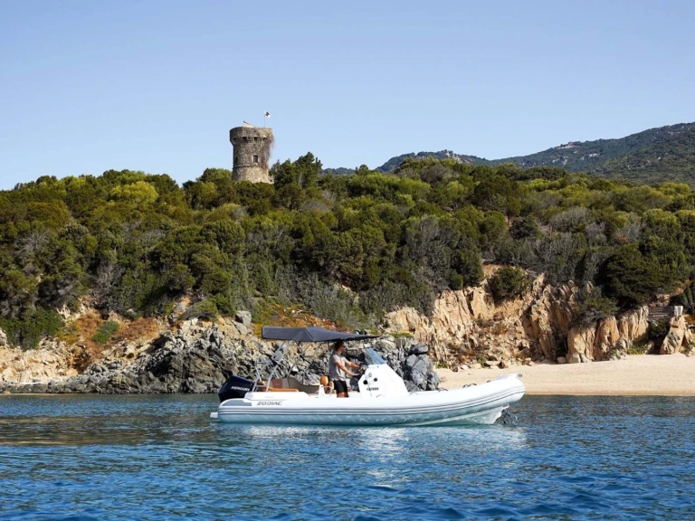 Noleggio a Propriano – Zodiac ZODIAC MEDLINE 6.8 su SamBoat