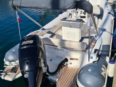 Noleggiare una Nuova Jolly Prince 23 a Propriano