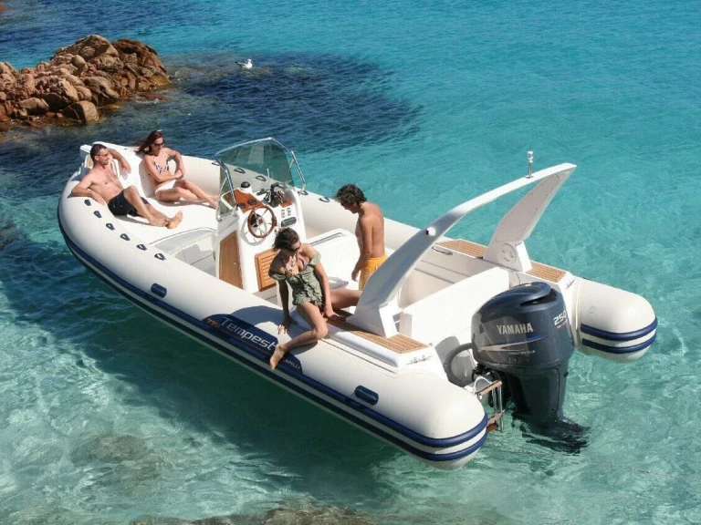 Noleggio Gommone con o senza skipper Capelli a Porto-Vecchio