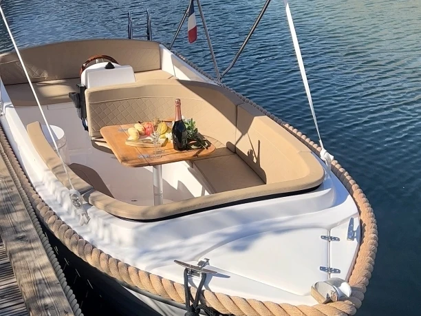 Noleggio barche SZKUTNICZY ZAKLAD KRUGER DELTA EE 485 a Mandelieu-la-Napoule su Samboat