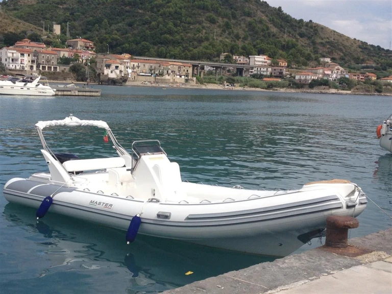 Noleggio Gommone a Porto-Vecchio – Master 730 open