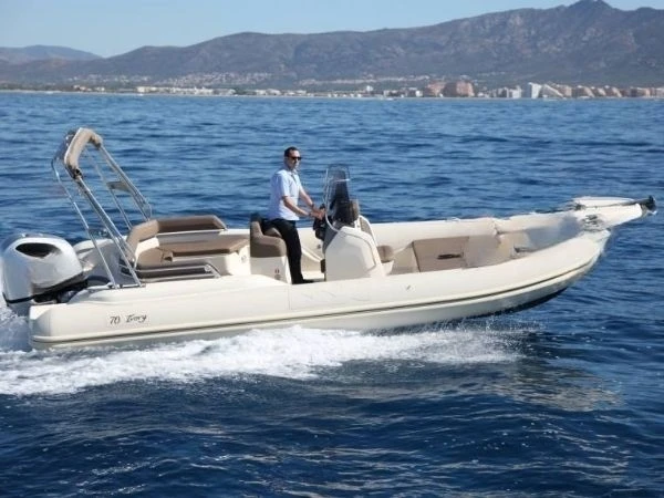 Noleggio Gommone Bsc con patente nautica