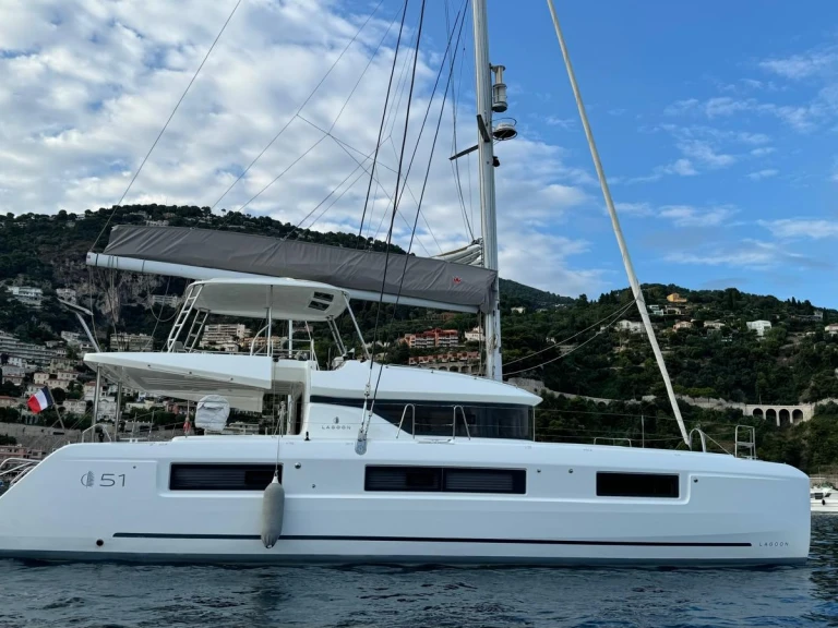 Noleggio Catamarano Lagoon con patente nautica