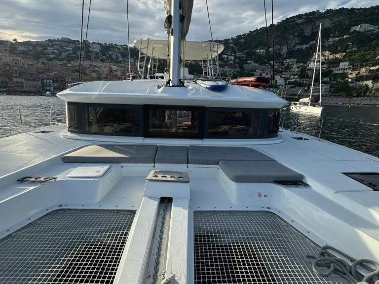Catamarano a noleggio a Villefranche-sur-Mer al miglior prezzo