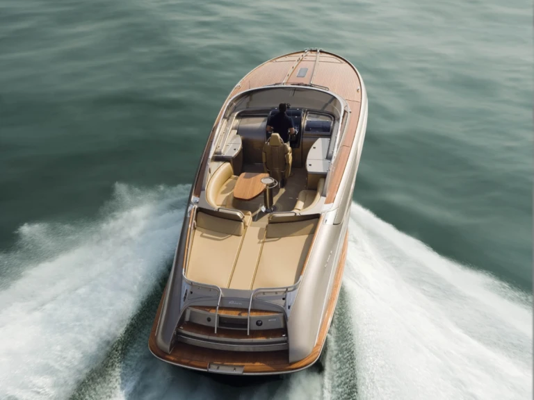 Noleggio a La Condamine – Riva rivarama 44 su SamBoat
